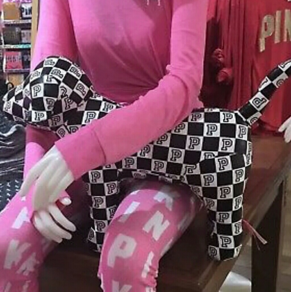 VS PINK Fashion Show Exclusive Extra Large Dog